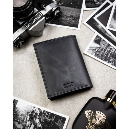 Vertikale Herren-Geldbörse aus Leder in Schwarz ohne äußeren Verschluss - Peterson