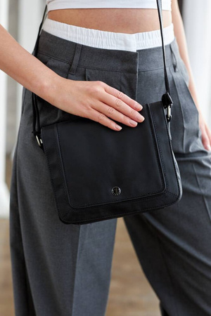 Damen Umhängetasche aus Leder mit Klappe – Peterson