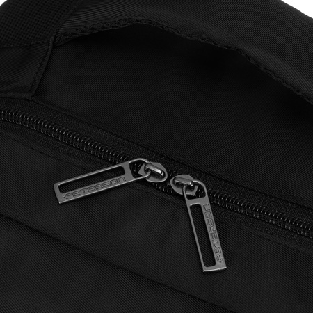 Schwarzer Reise-Rucksack aus Polyester, ideal als Handgepäck - Peterson