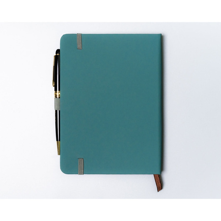 Grünes Notizbuch im B6-Format, liniert, mit Stiftschlaufe – Peterson