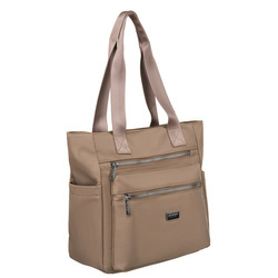 Nylon Damen Tasche in Beige mit silbernen Beschlägen – Peterson