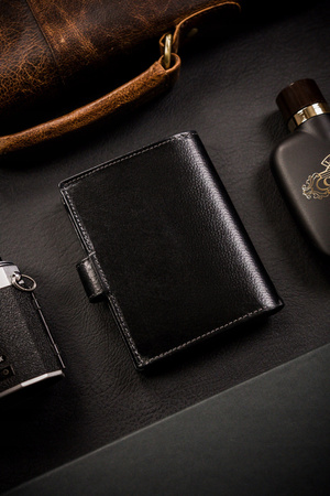 Große Herren Geldbörse aus Leder im Hochformat – Rovicky