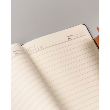 Marinebraunes Notizbuch im festen Einband A5 mit Magnetverschluss – Peterson