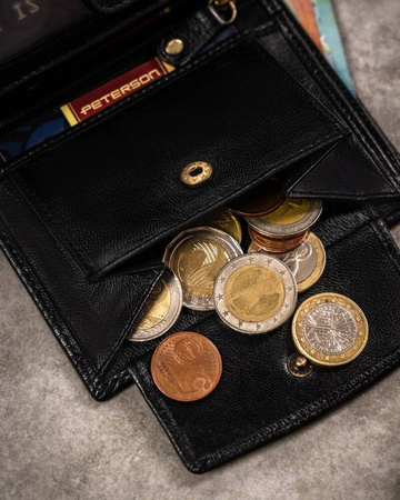 Geschenkset: Vertikale Herren Geldbörse aus Leder und Schlüsselanhänger – Peterson