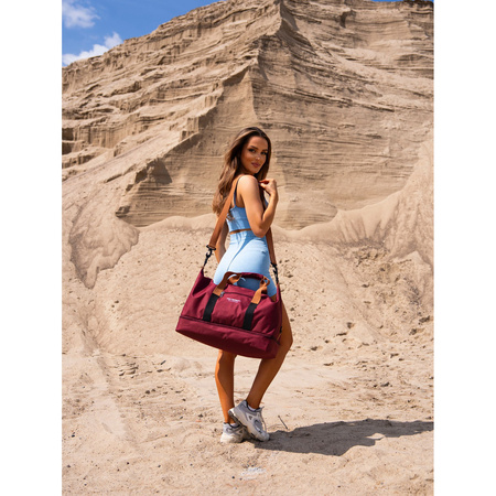 Geräumige Wochenendtasche aus Polyester in Weinrot mit Reißverschluss – Peterson