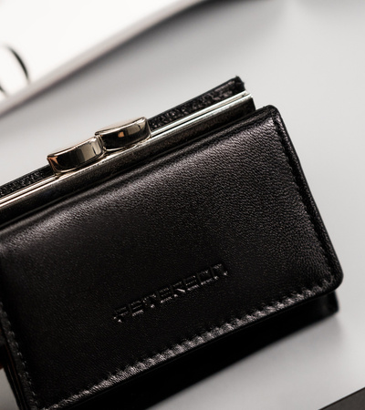 Kleine Damen Geldbörse aus Leder mit Druckknopf und Bügelverschluss – Peterson