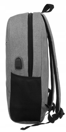 Großer Herren Rucksack mit USB-Anschluss und Laptopfach – Peterson