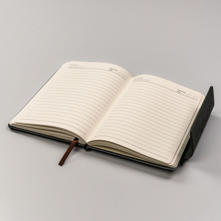 Schwarz-grünes Notizbuch im A5-Format mit Magnetverschluss, liniert – Peterson