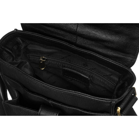 Schwarze Herren-Umhängetasche aus Leder mit Klappe, aufgehängt an einem verstellbaren Gürtel - Peterson