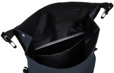 Dunkelblauer Sport-Rucksack mit atmungsaktivem Rückenmaterial – Peterson