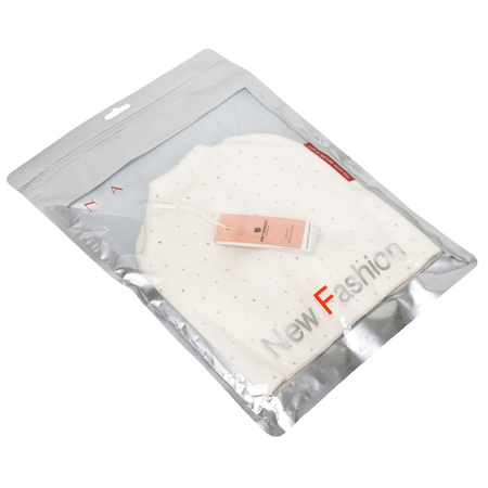 Weiße Damen Mütze mit Kristallen für den Winter – Peterson