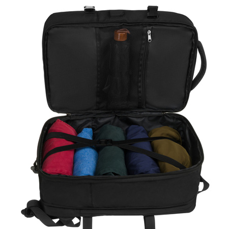 Schwarzer Reise-Rucksack, ideal als Handgepäck für das Flugzeug - Peterson