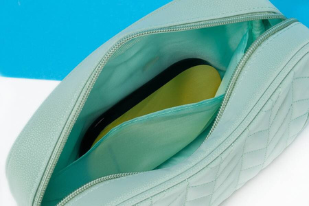 Reisekosmetiktasche in Grün mit Innentasche – Peterson