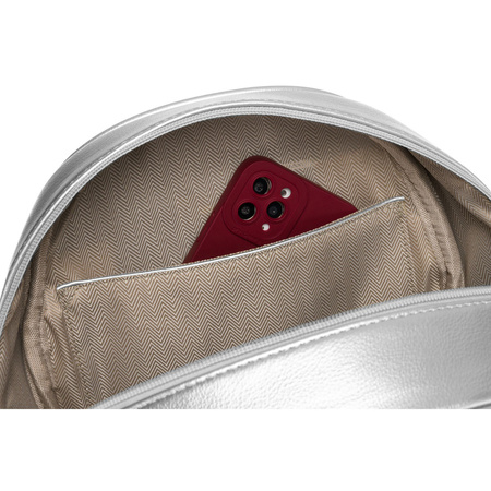 Silberner glänzender Damen Rucksack mit Steppung und Nieten aus Öko-Leder – Peterson