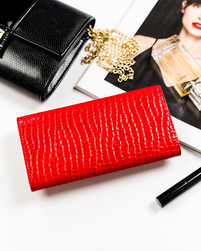 Große Damen Geldbörse aus Lackleder mit Animal-Print – Peterson – Bild 9