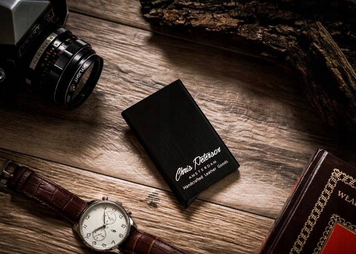 Geschenkset: Herren-Geldbörse aus Leder und Aluminium-Kartenetui — Peterson – Bild 8