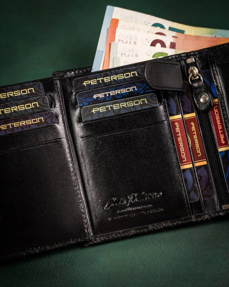 Geschenkset: Herren Geldbörse aus Leder und Schlüsselanhänger – Peterson – Bild 9