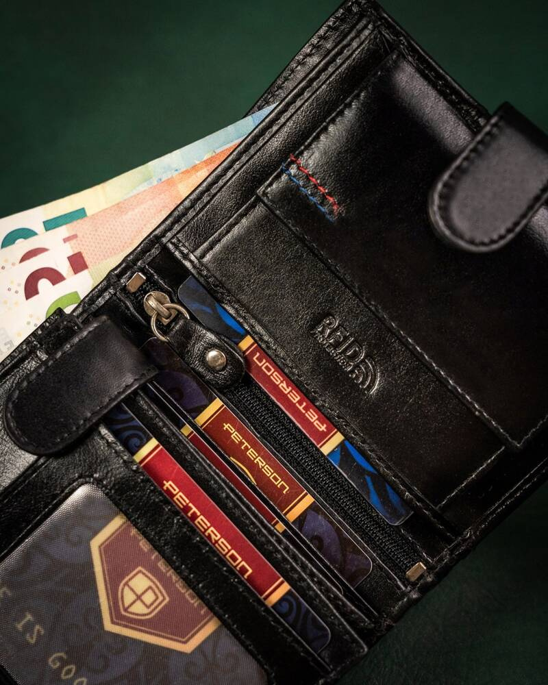 Geschenkset: Herren Geldbörse aus Leder und Schlüsselanhänger – Peterson – Bild 10