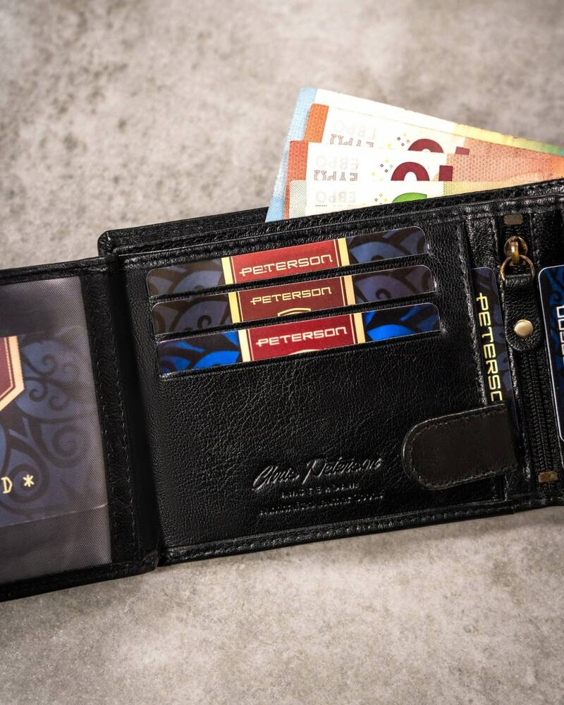 Geschenkset: Herren Geldbörse aus Leder und Schlüsselanhänger – Peterson – Bild 12