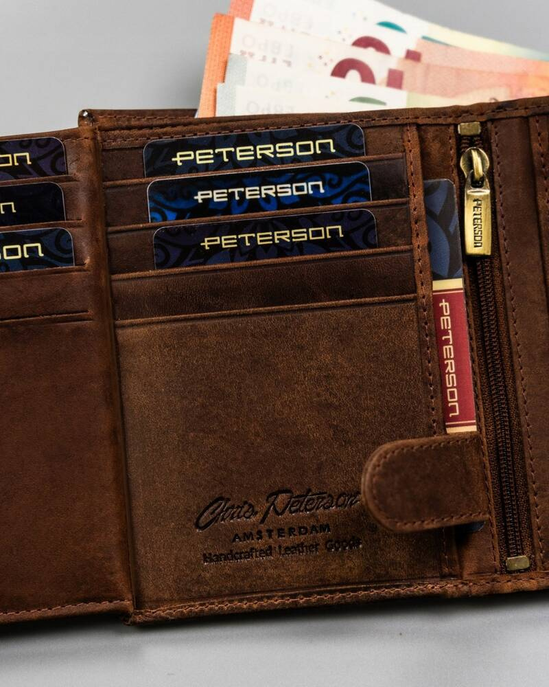 Große Herren Geldbörse aus Leder in Hochformat – Peterson – Bild 8