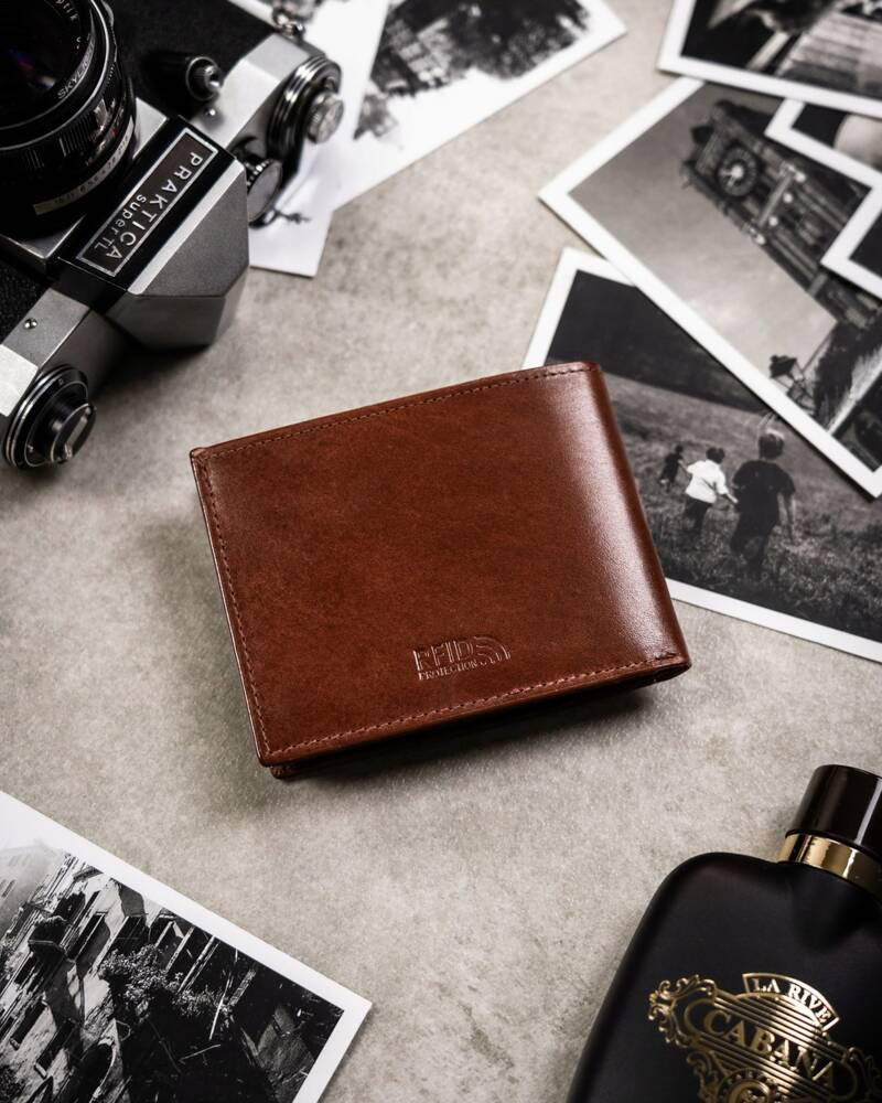 Geschenkset: Herren Geldbörse aus Leder, Etui und Schlüsselanhänger – Peterson – Bild 5