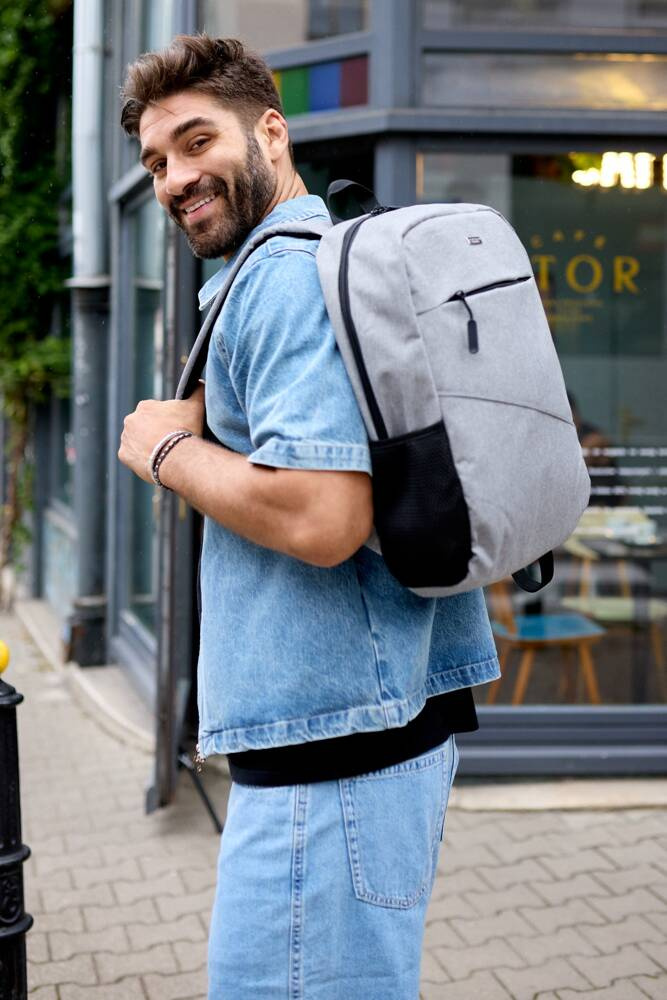 Großer Herren Rucksack mit USB-Anschluss und Laptopfach – Peterson – Bild 2
