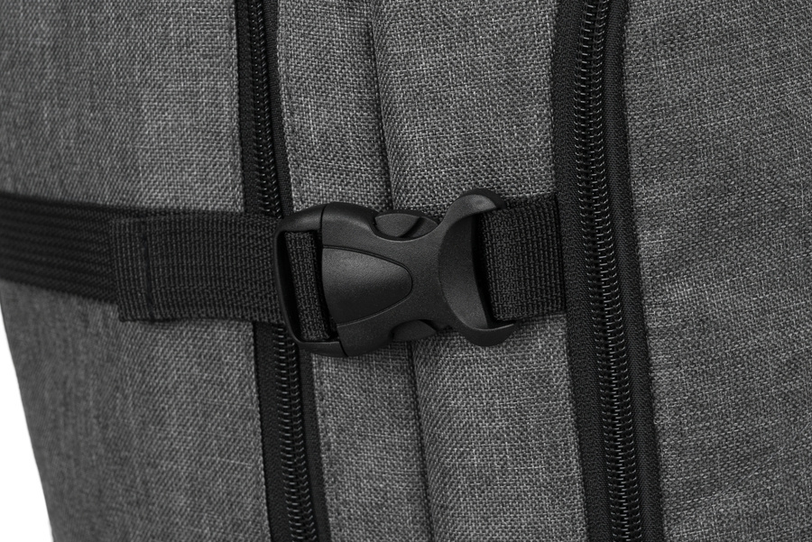 Wasserfester Reiserucksack mit Laptopfach aus Polyester – Peterson – Bild 8