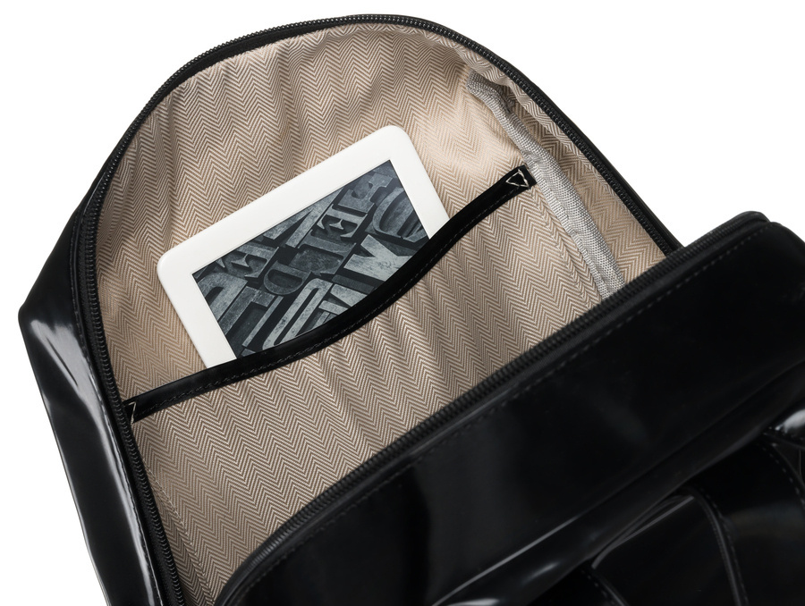 Eleganter Damen Rucksack mit goldenen Beschlägen – Peterson – Bild 6