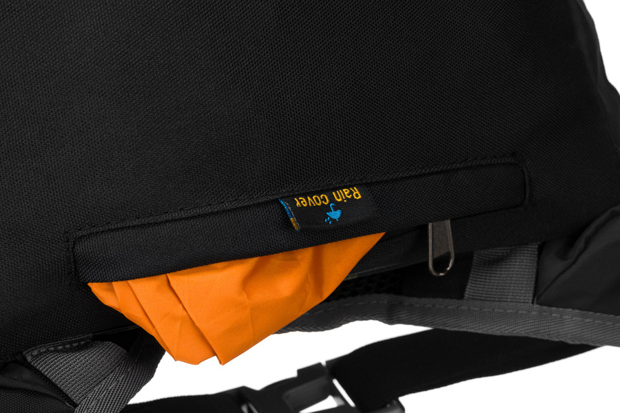 Schwarzer Adventure Trekkingrucksack mit Regenschutz – Peterson – Bild 17