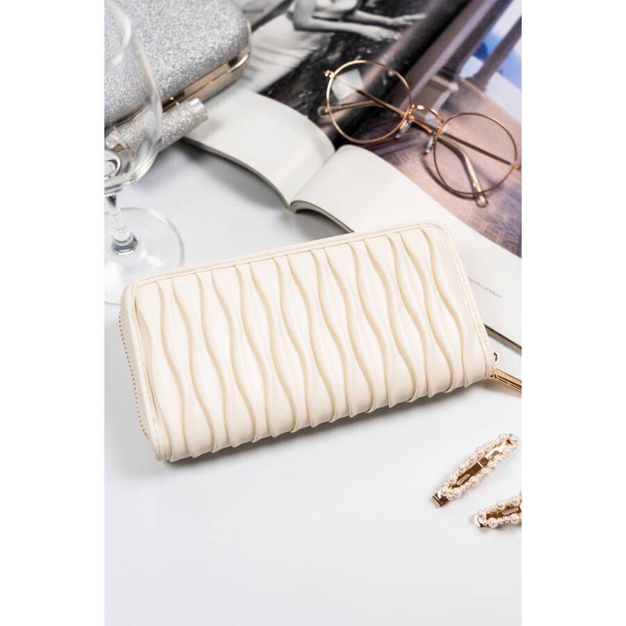 Große Damen Geldbörse aus Öko-Leder in Creme mit Faltenstruktur – Rovicky – Bild 5