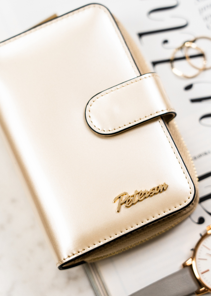 Kleine Damen Geldbörse in Beige mit Reißverschluss und Druckknopf – Peterson – Bild 7