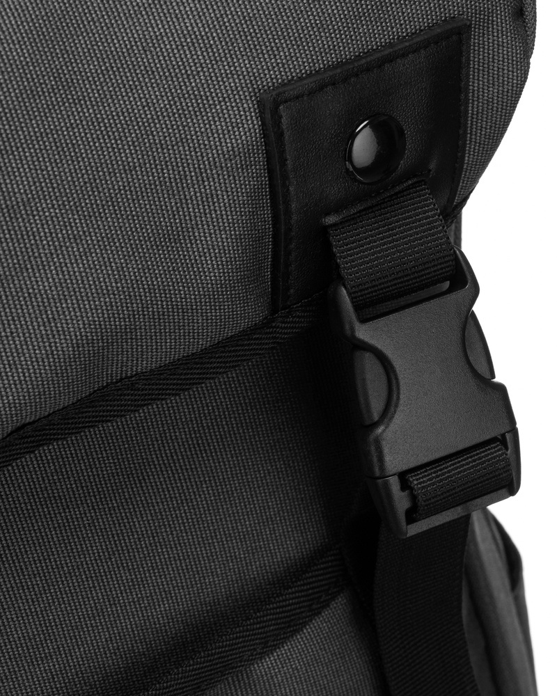 Zweifach unterteilter Laptop-Rucksack 15” in Grau – Peterson – Bild 5
