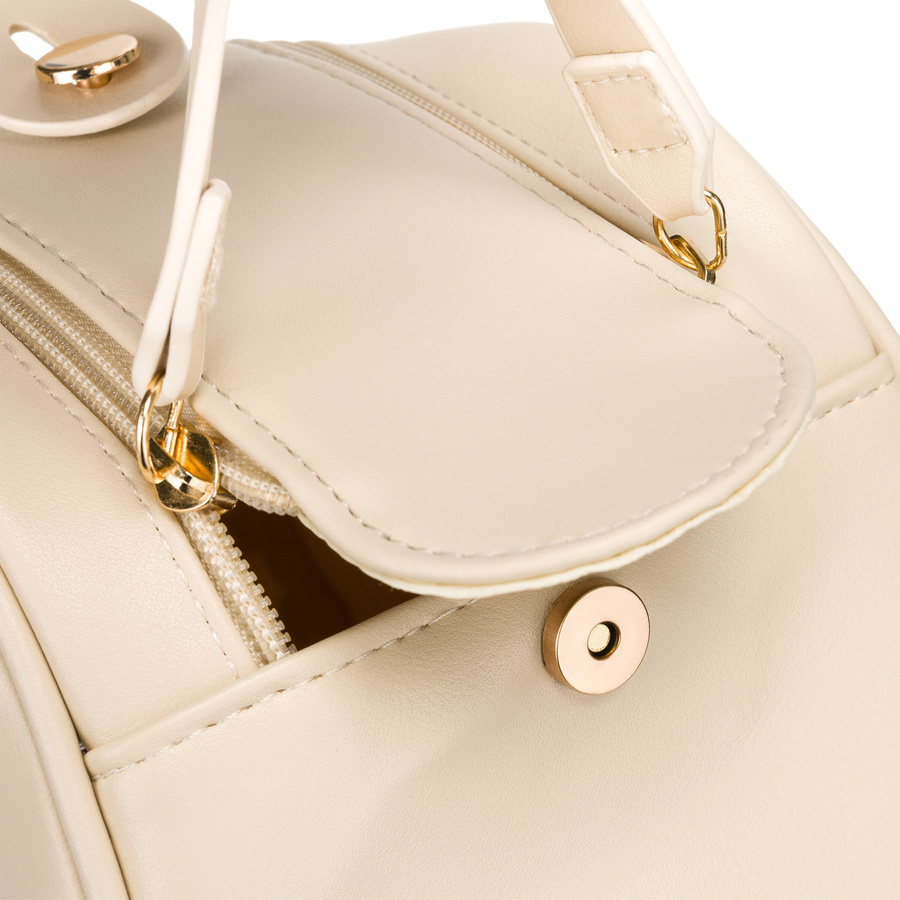 Minimalistische Reise-Kosmetiktasche mit Reiß- und Magnetverschluss – Peterson – Bild 5