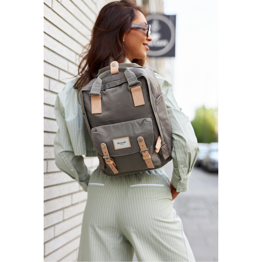Geräumiger Rucksack mit Laptopfach 14” in Grau – Himawari – Bild 6