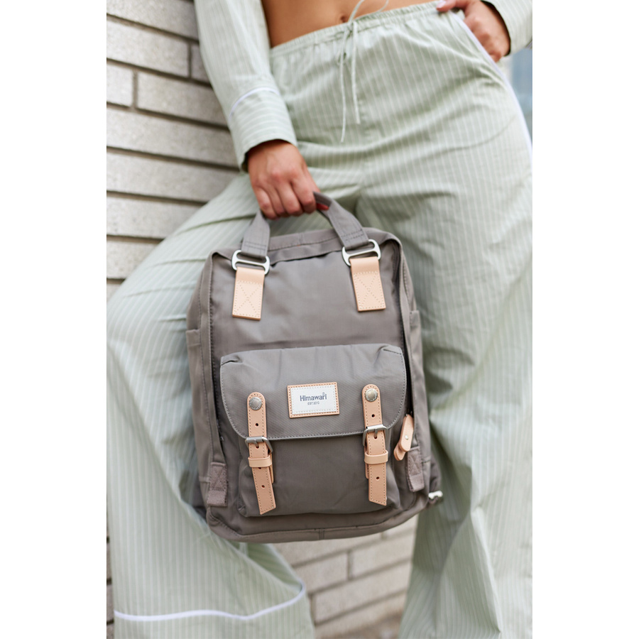 Geräumiger Rucksack mit Laptopfach 14” in Grau – Himawari – Bild 5