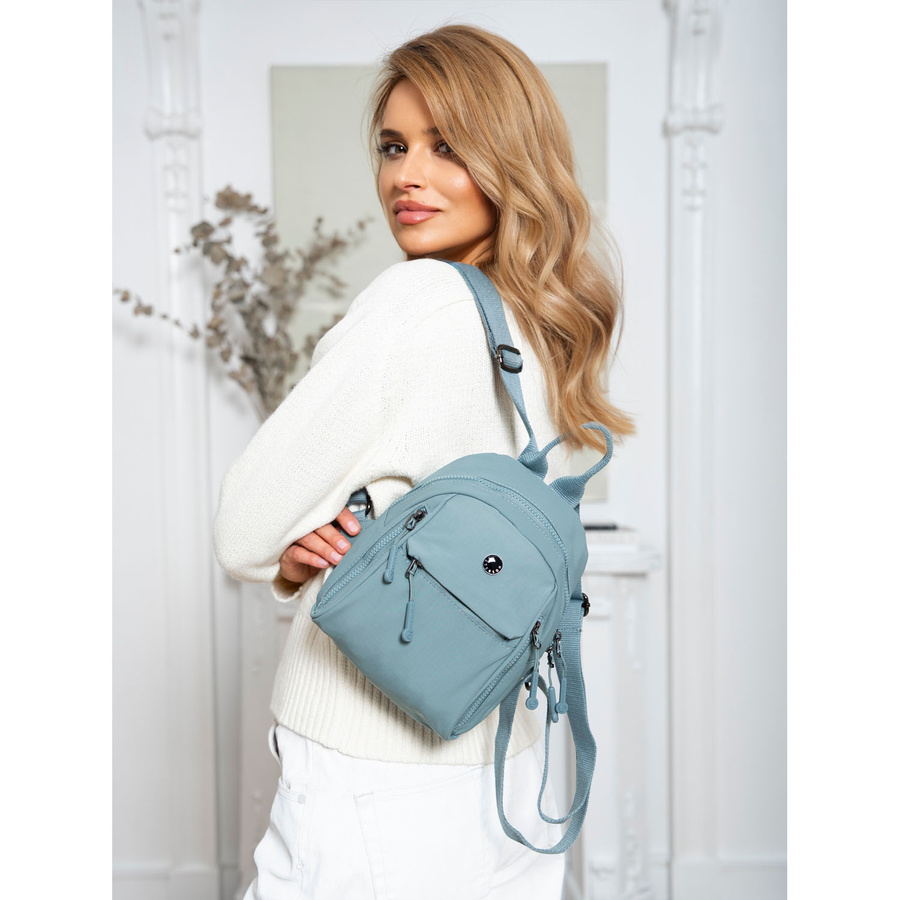 Kleiner Damen-Rucksack aus Polyester in Blau mit Reißverschlusstaschen – Peterson