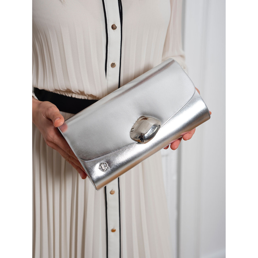 Silberne Damen Clutch aus Öko-Leder – Rovicky – Bild 3