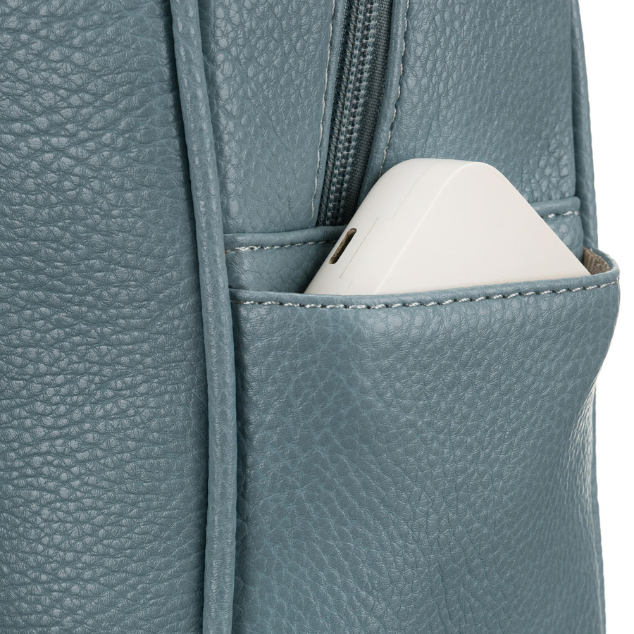 Modischer blauer Damen Rucksack mit Steppung, goldenen Nieten und Anhänger aus Öko-Leder – Peterson – Bild 11