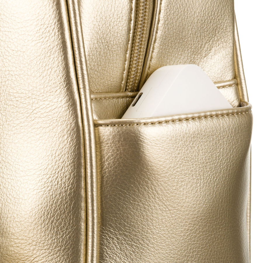 Goldener glänzender Damen Rucksack klein, gesteppt aus Öko-Leder – Peterson – Bild 9