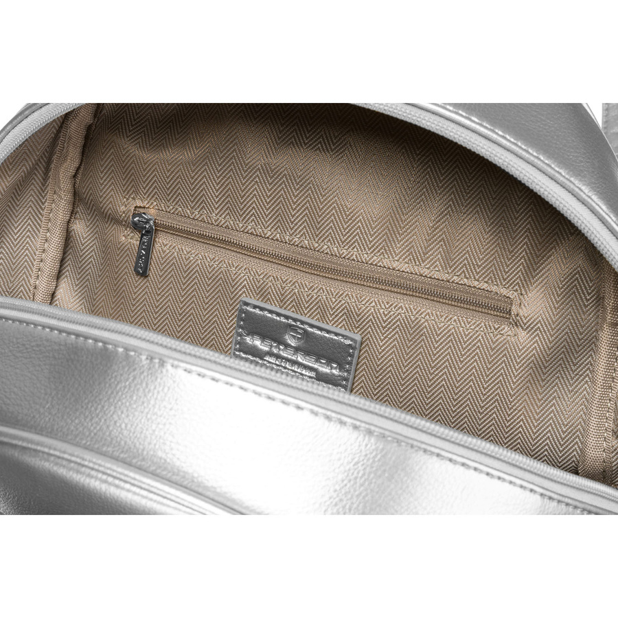 Silberner glänzender Damen Rucksack mit Steppung und Nieten aus Öko-Leder – Peterson – Bild 12