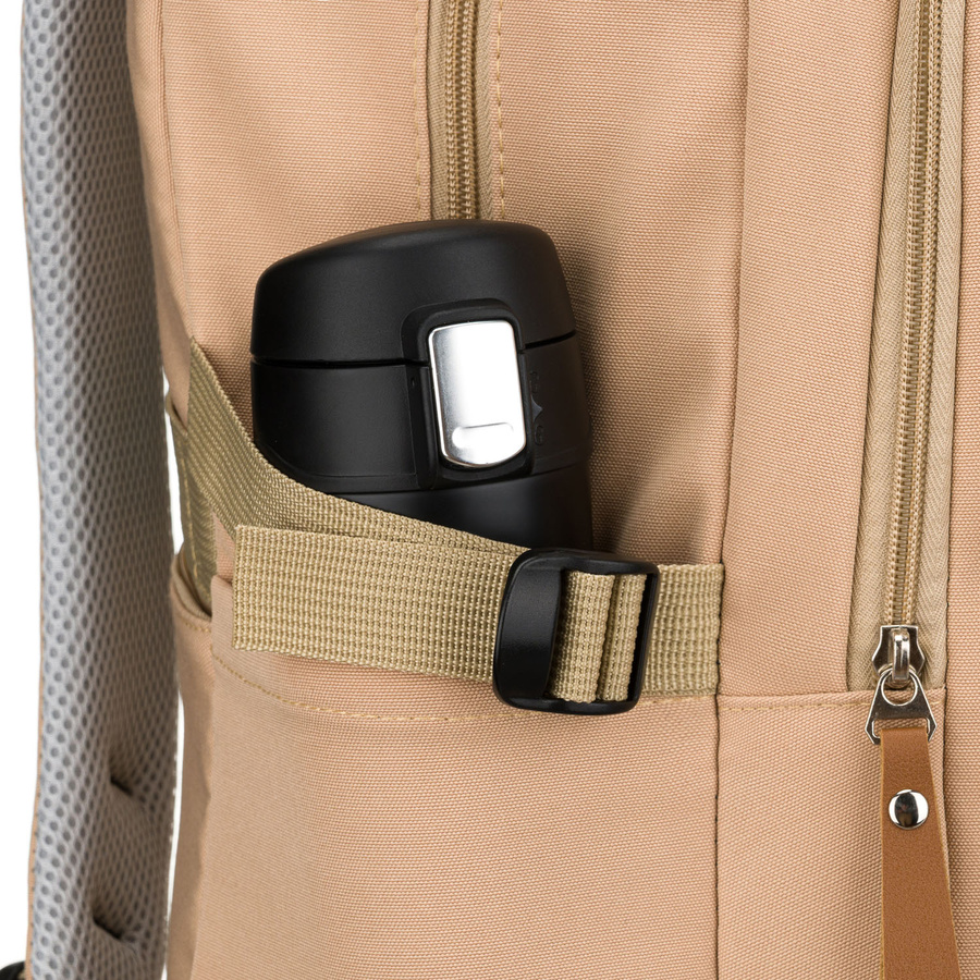 Beiger Schulrucksack aus Polyester mit Laptopfach, mit Reißverschluss geschlossen – Peterson – Bild 17