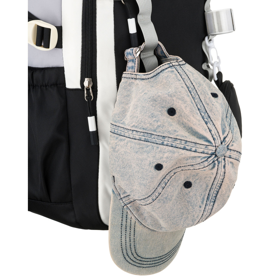 Schwarz-weißer Schulrucksack aus Polyester mit einer praktischen zusätzlichen Tasche – Peterson – Bild 17