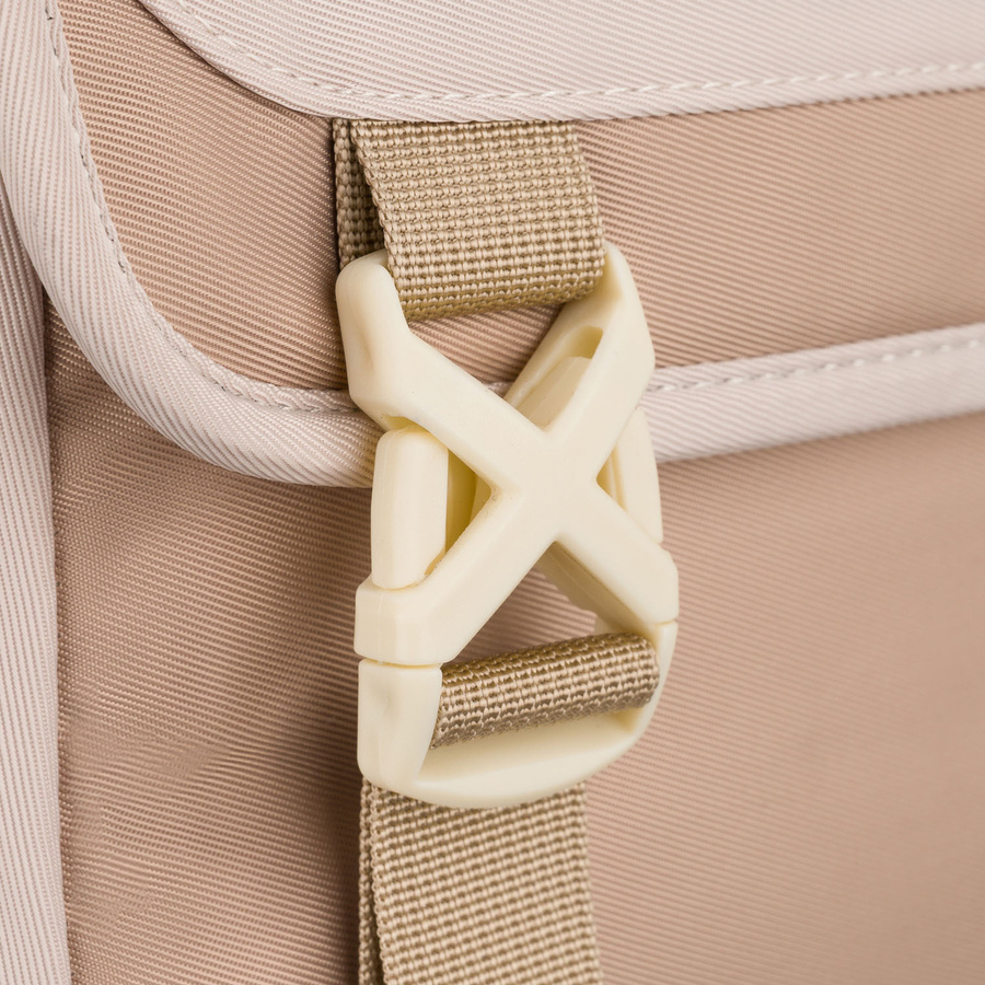 Praktischer Schulrucksack aus Polyester in Beige mit einer zusätzlichen Tasche und Platz für eine Trinkflasche - Peterson – Bild 12