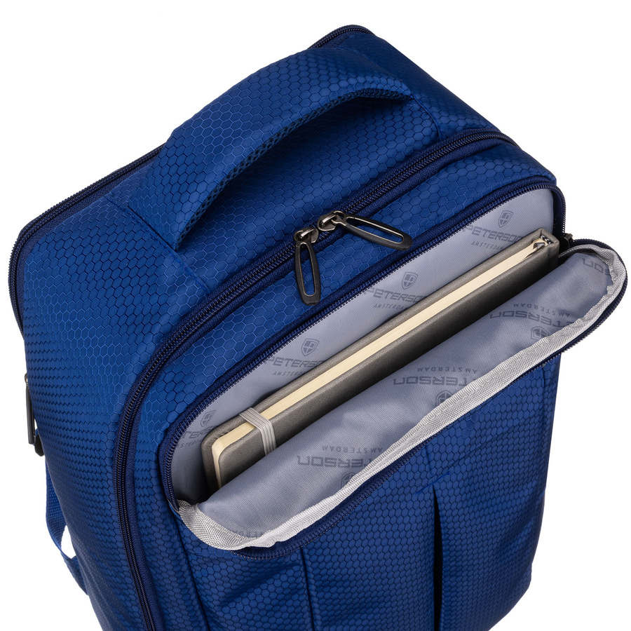 Dunkelblauer Rucksack aus Polyester mit atmungsaktiven Schultergurten ausgestattet – Peterson – Bild 10