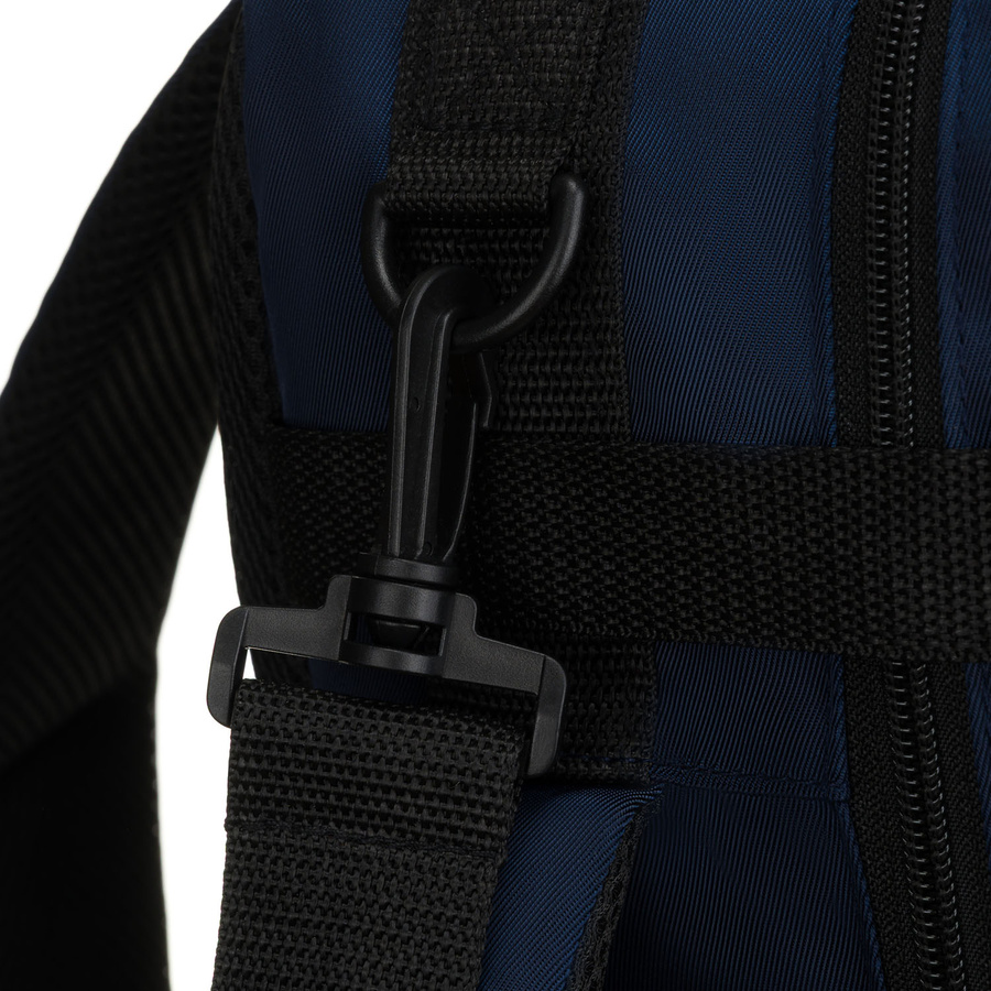 Reise-Rucksack in Marineblau, zweifach unterteilt und mit Reißverschluss verschließbar – Peterson – Bild 11