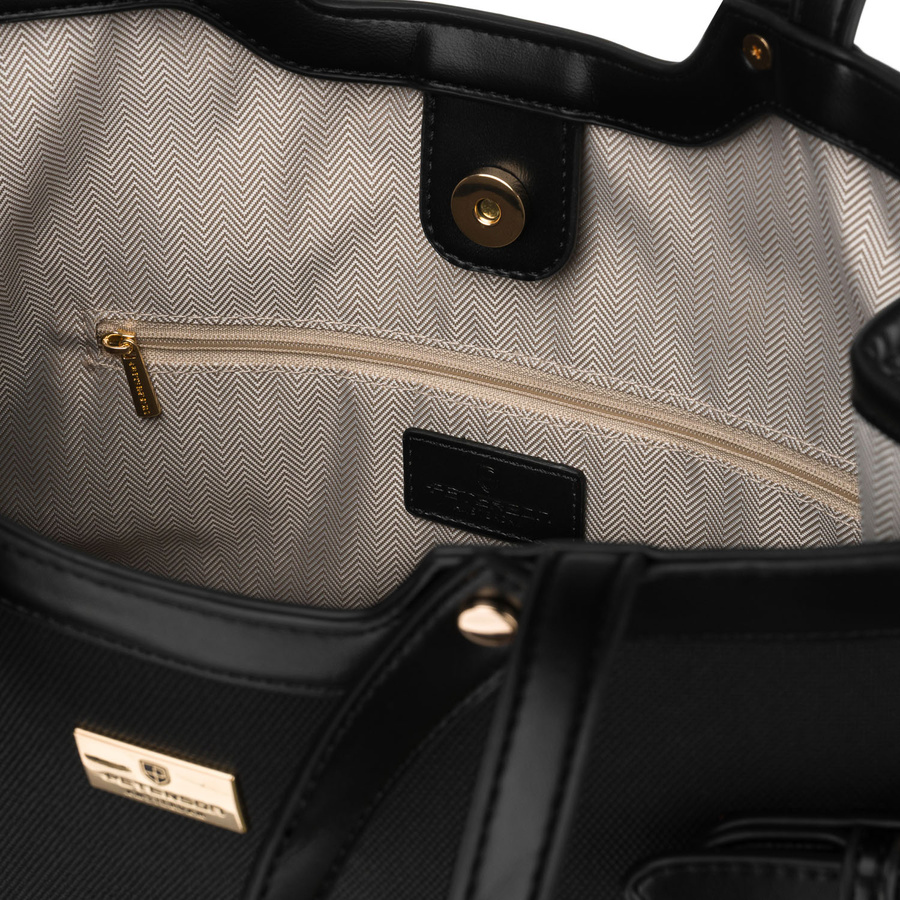 Schwarze Damenhandtasche mit Magnetverschluss, an bequemen Tragegriffen getragen – Peterson – Bild 8