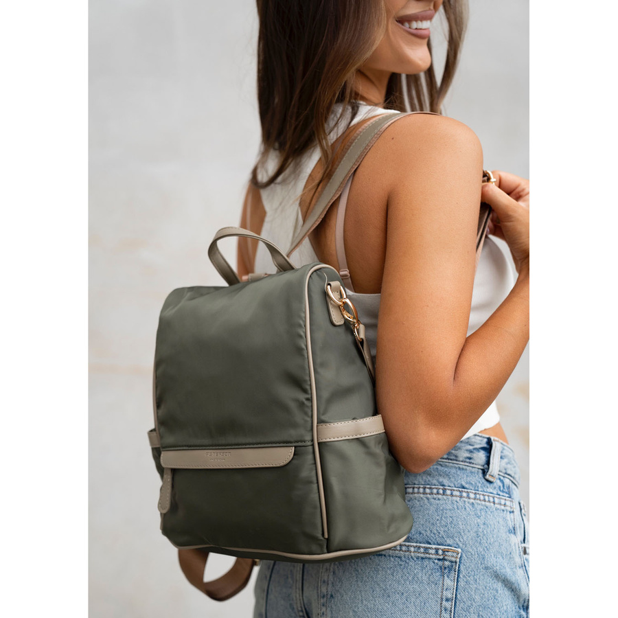 Grüner, städtischer Damen-Rucksack aus Nylon und Öko-Leder mit abnehmbarem Gürtel - Peterson – Bild 3