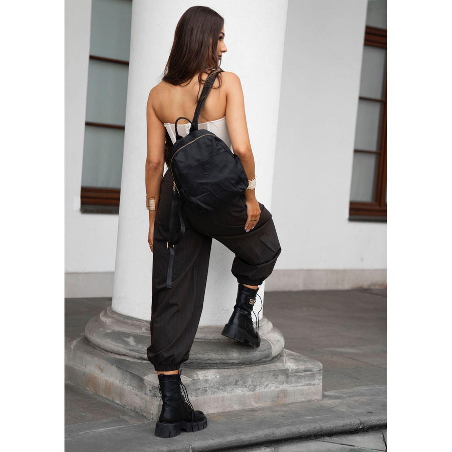 Städtischer Damen-Rucksack aus Nylon und Öko-Leder in Schwarz mit Reißverschluss – Peterson – Bild 10