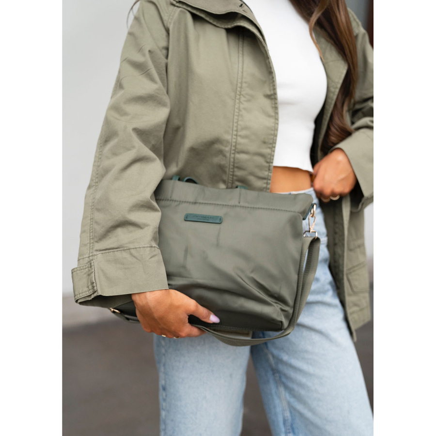 Grüne Damen-Shopper aus Nylon, ein Hauptfach mit abnehmbarem, verstellbarem Gürtel – Peterson – Bild 6