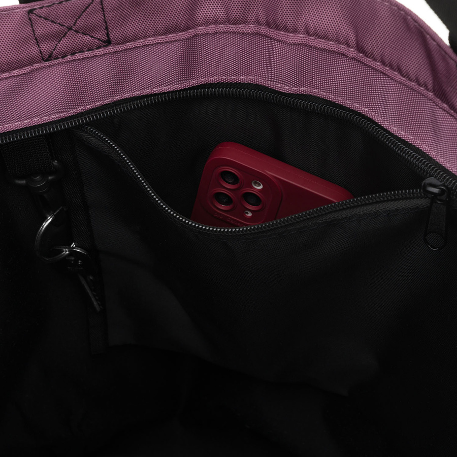 Große Damen-Shopper-Tasche aus Polyester in Rosa, aufgehängt an bequemen Griffen und einem abnehmbaren Gürtel - Peterson – Bild 9